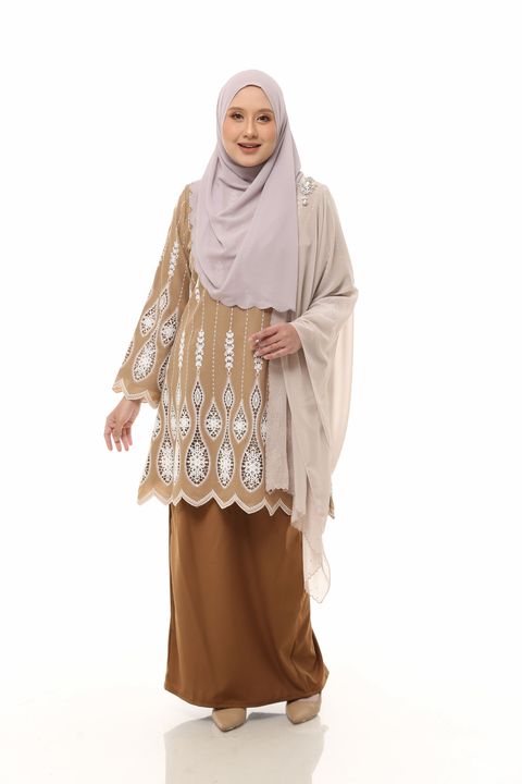 10.11.25 SHEQEEN31289