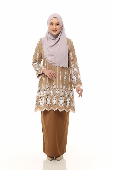 10.11.25 SHEQEEN31293