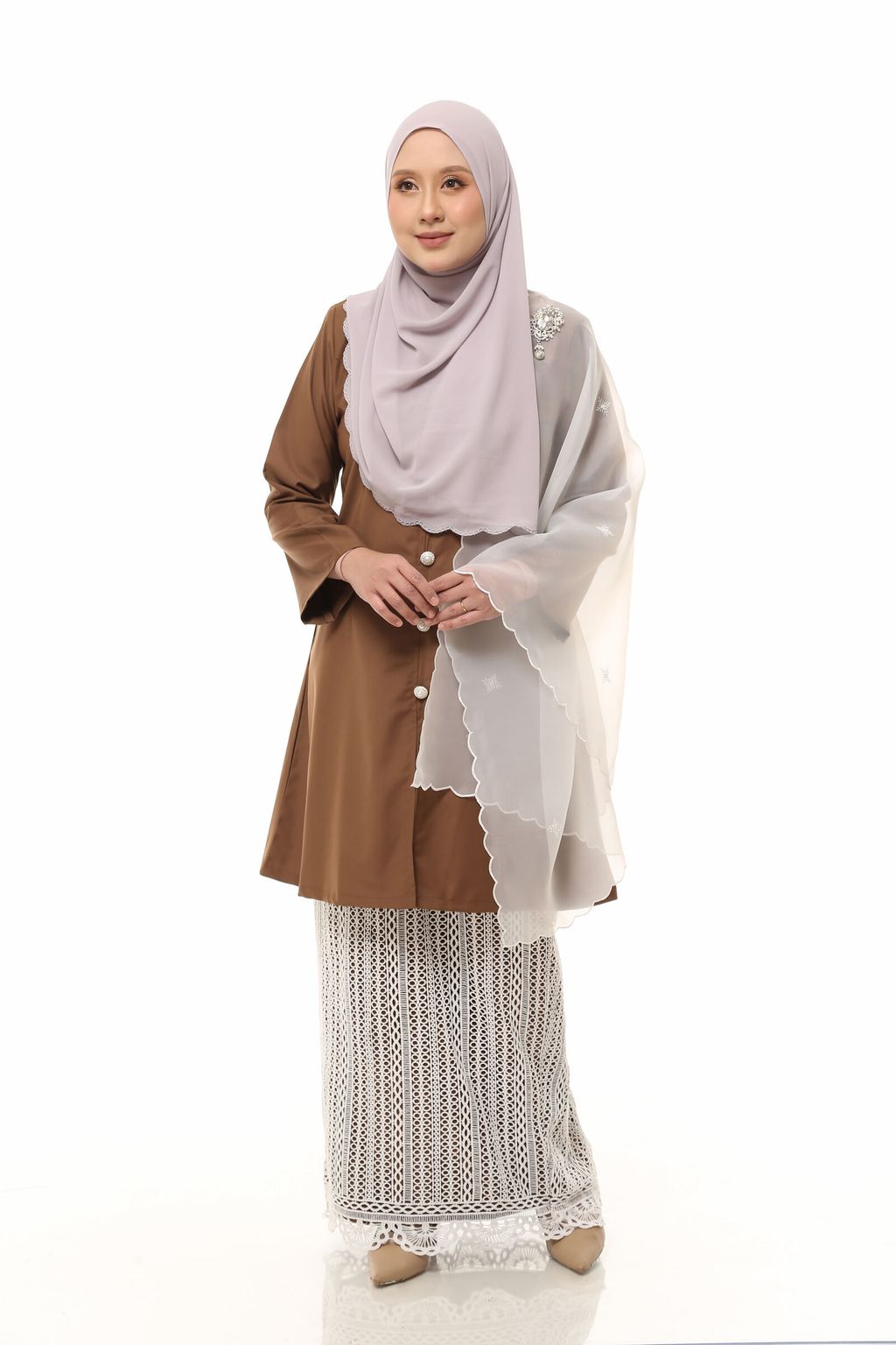 10.11.25 SHEQEEN31358