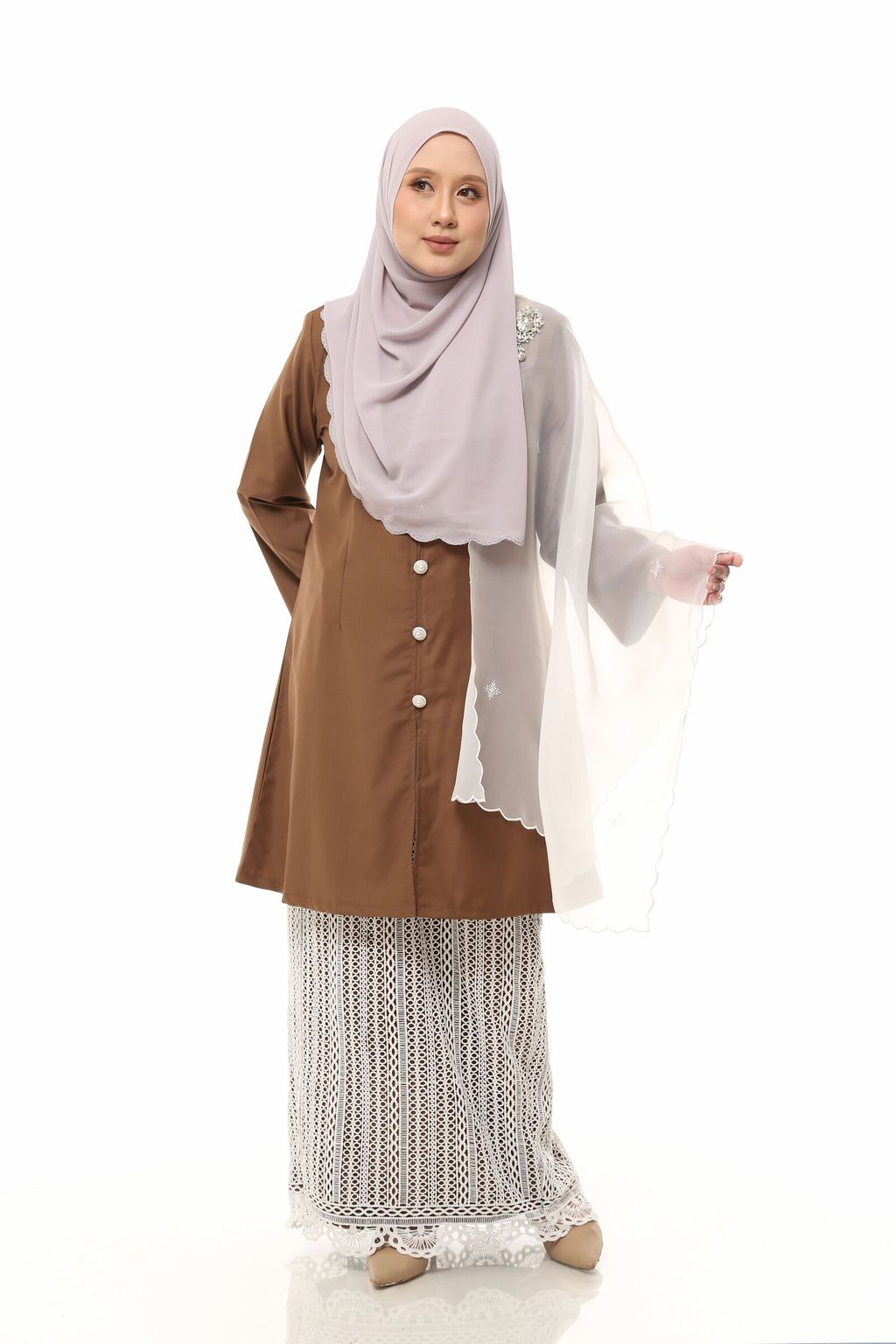 10.11.25 SHEQEEN31359