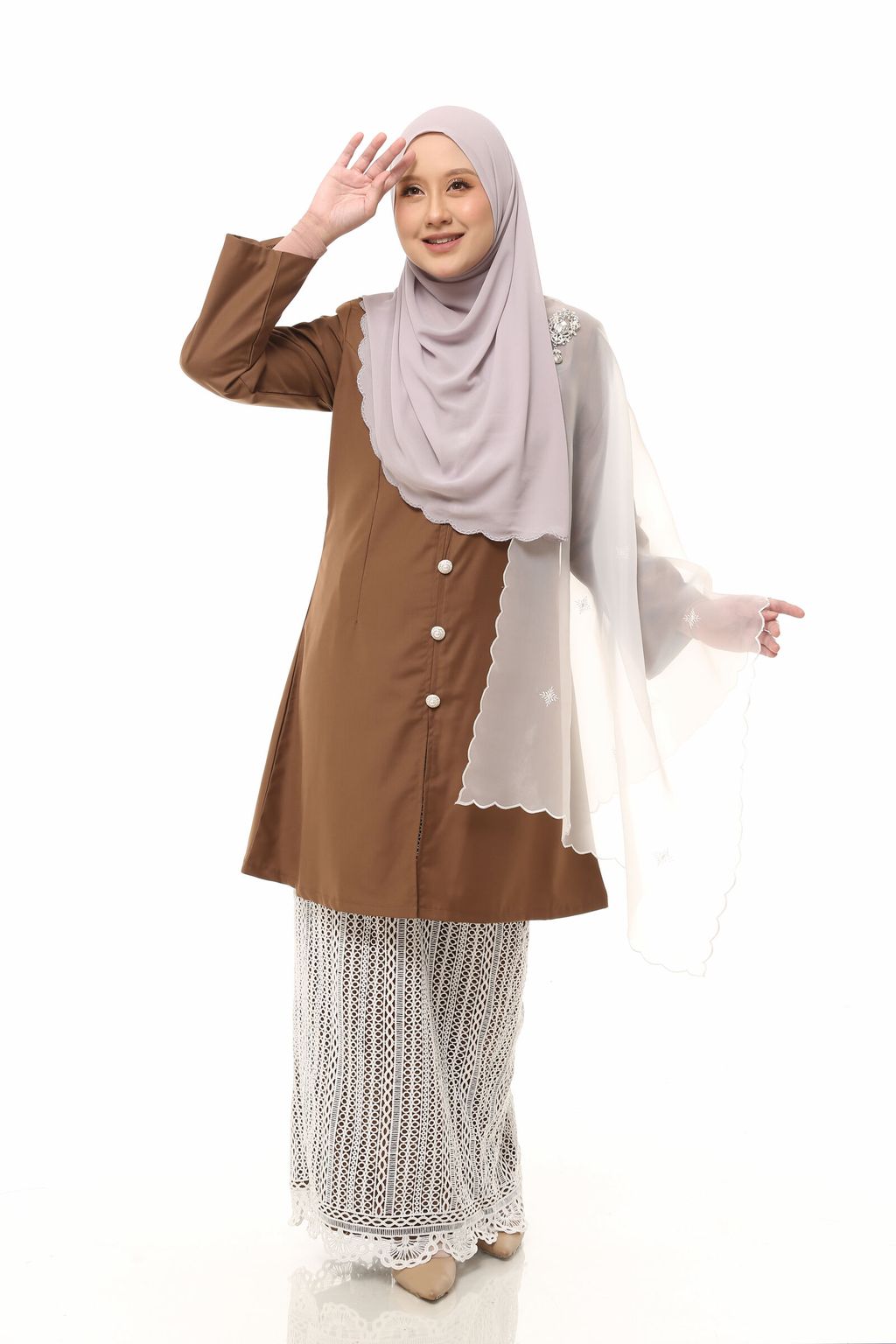 10.11.25 SHEQEEN31360