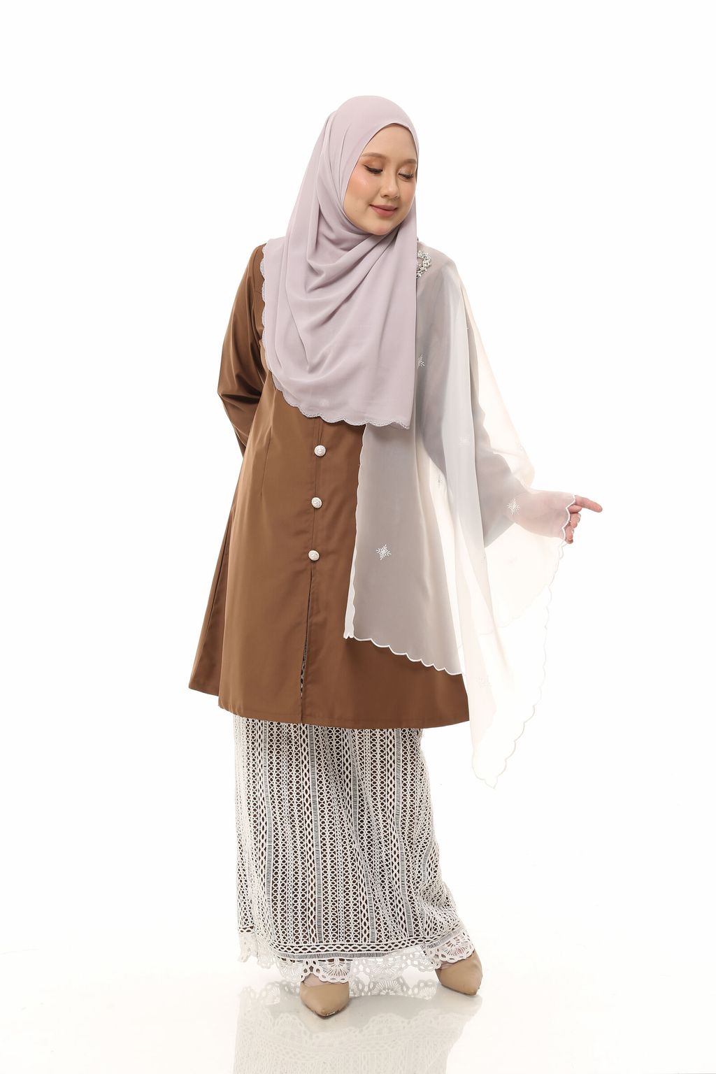 10.11.25 SHEQEEN31362