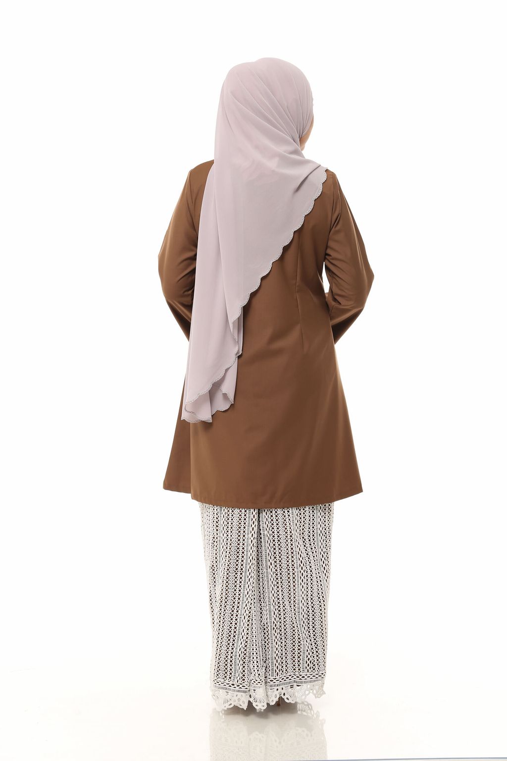 10.11.25 SHEQEEN31368