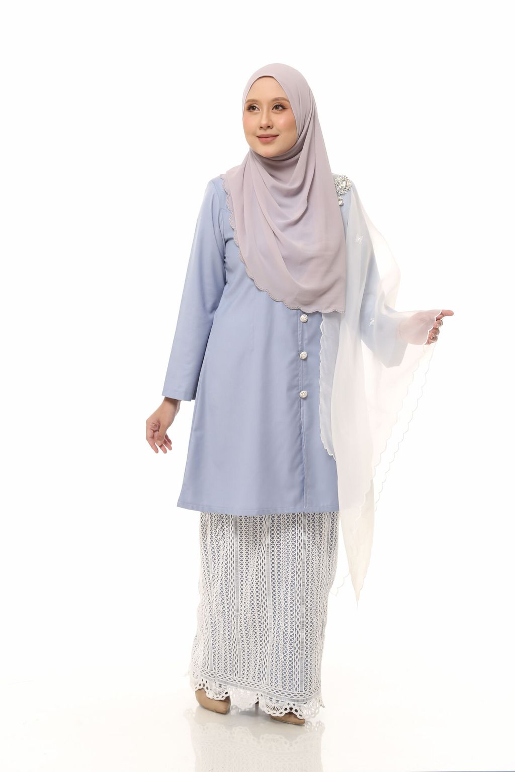 10.11.25 SHEQEEN31352