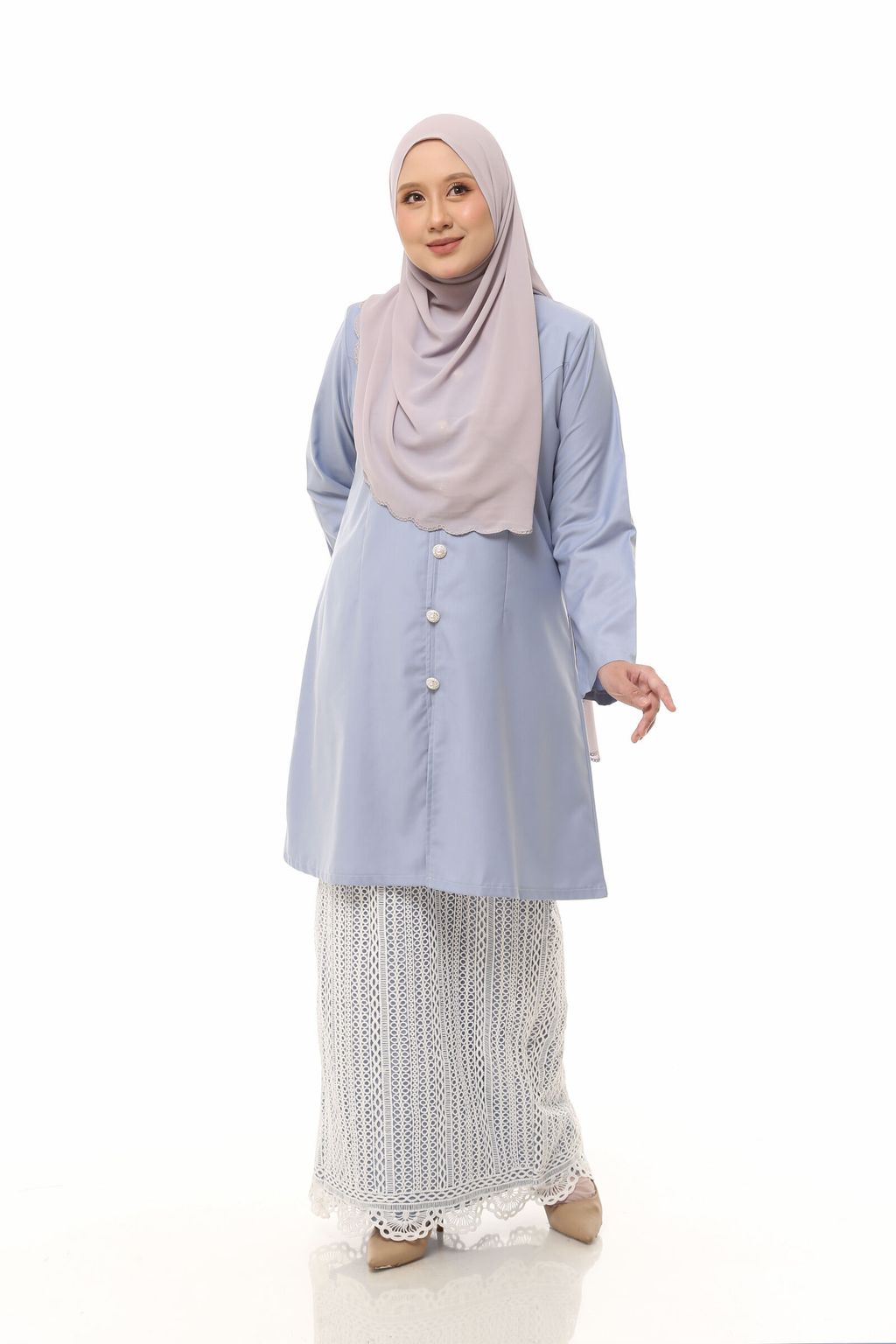 10.11.25 SHEQEEN31355