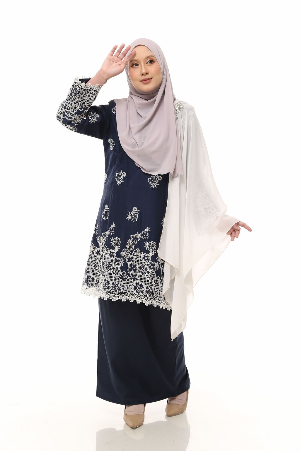 10.11.25 SHEQEEN31279