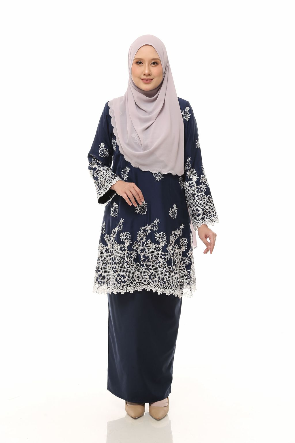 10.11.25 SHEQEEN31282