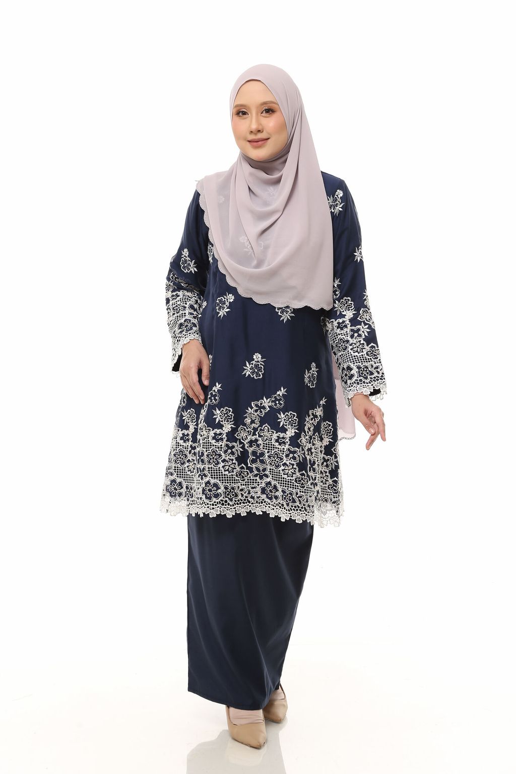 10.11.25 SHEQEEN31285