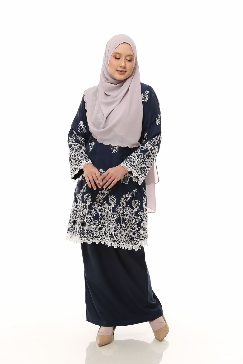 10.11.25 SHEQEEN31284