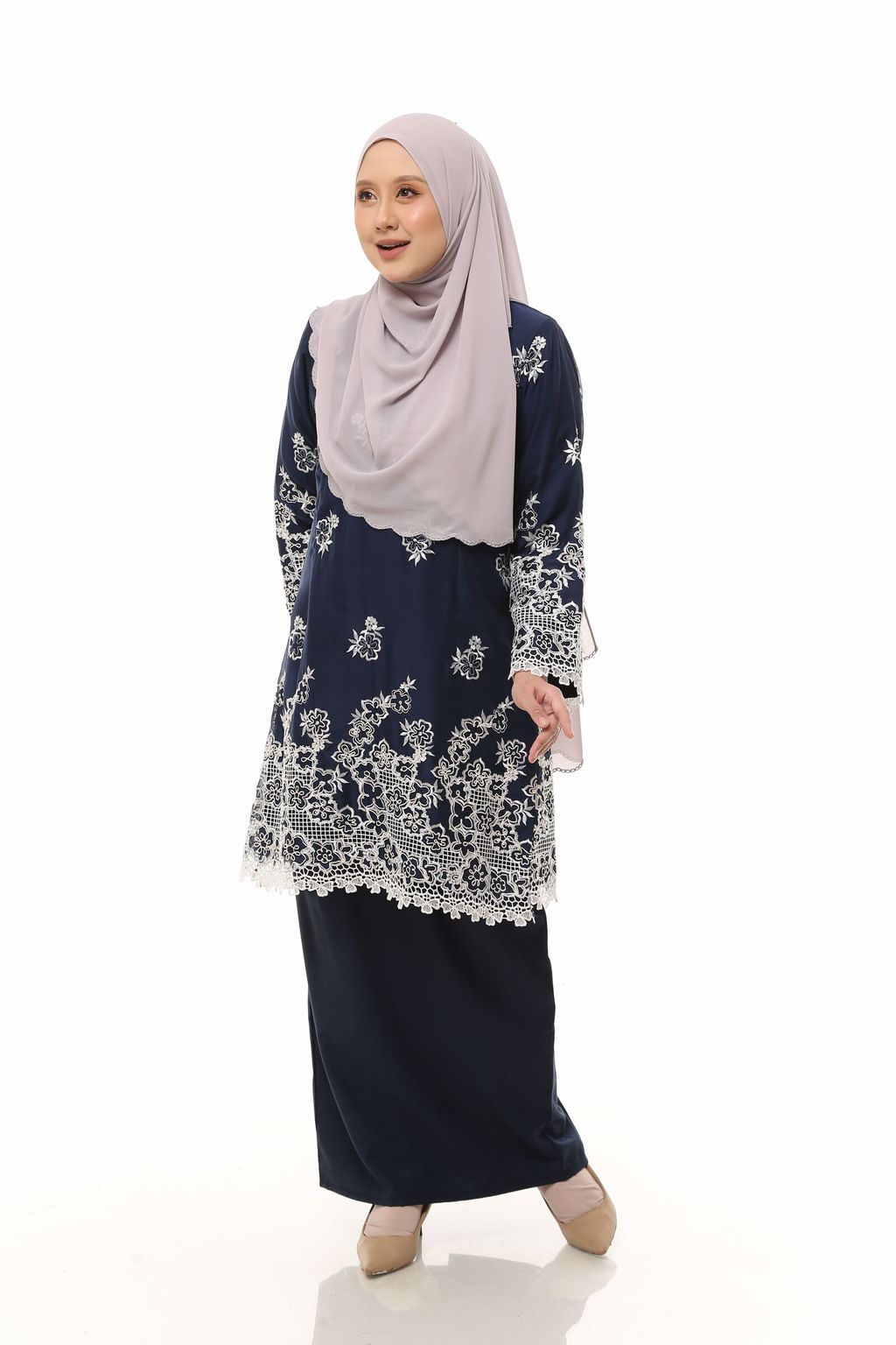 10.11.25 SHEQEEN31283