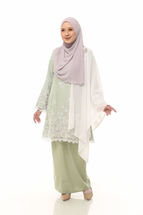 10.11.25 SHEQEEN31266