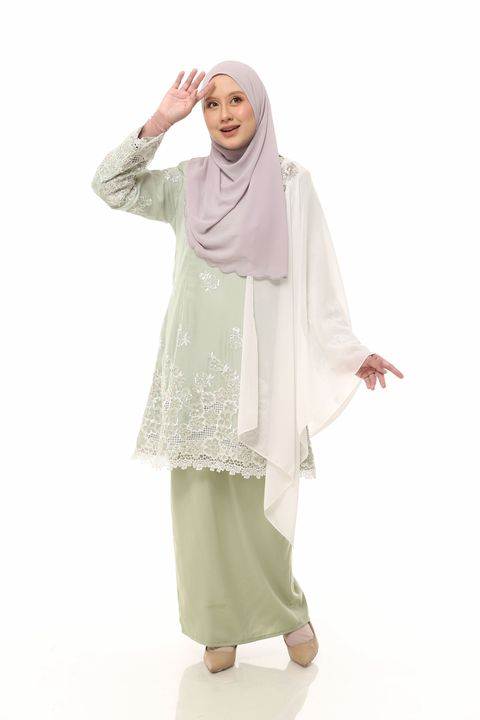 10.11.25 SHEQEEN31267