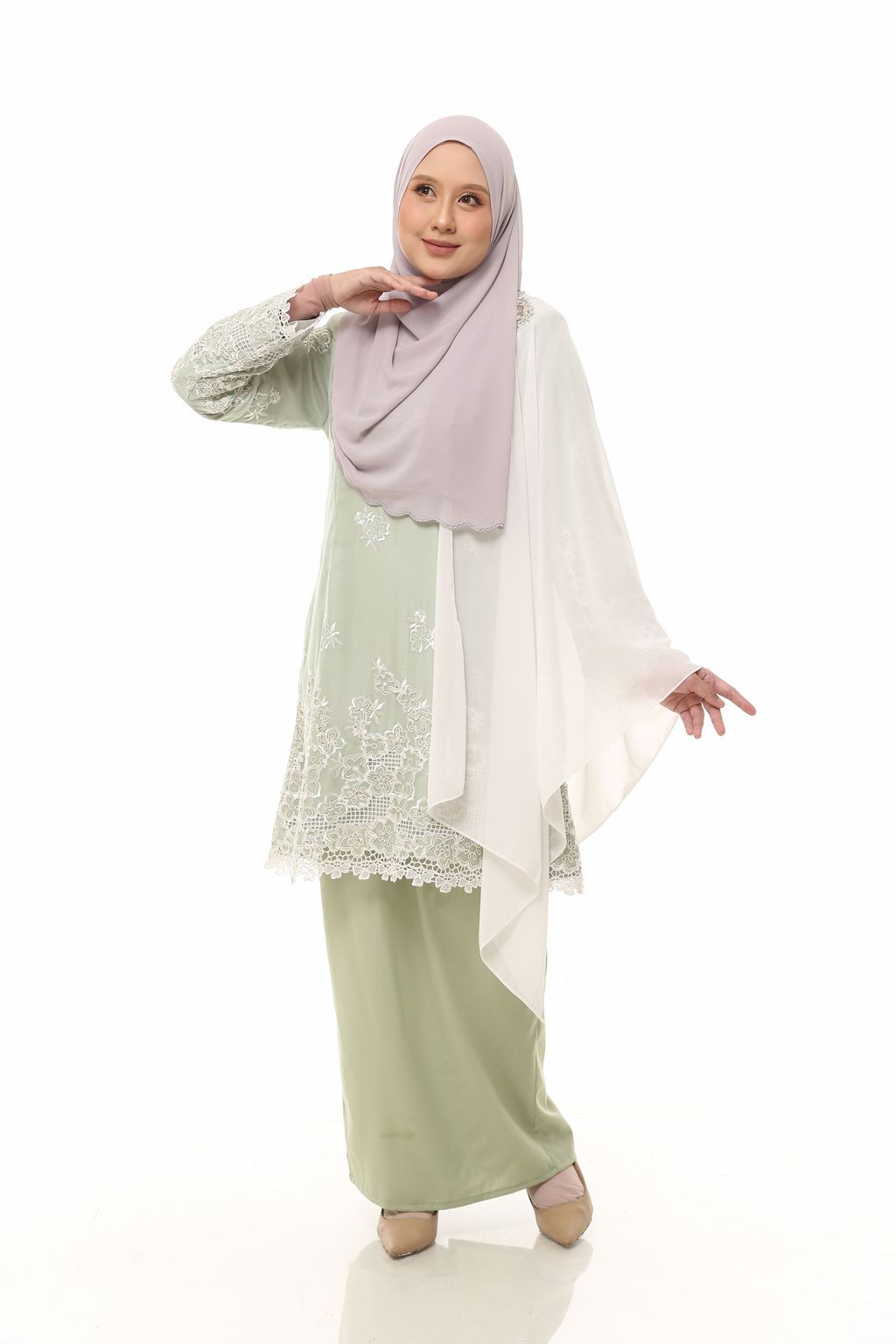 10.11.25 SHEQEEN31268