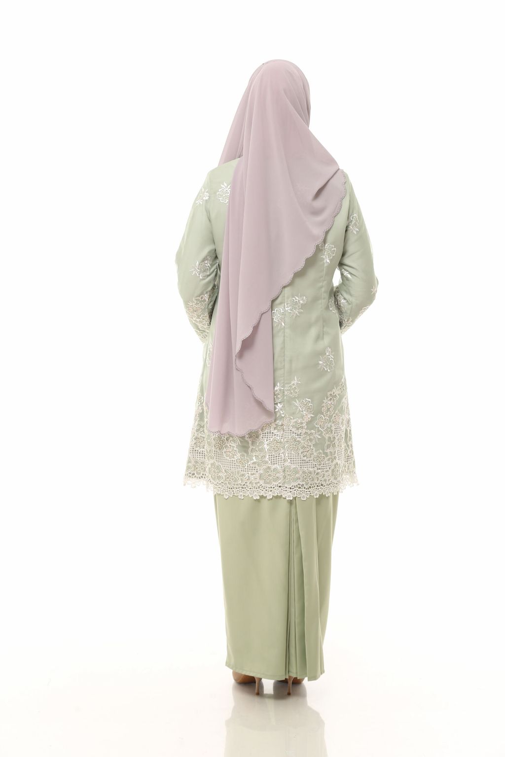 10.11.25 SHEQEEN31276