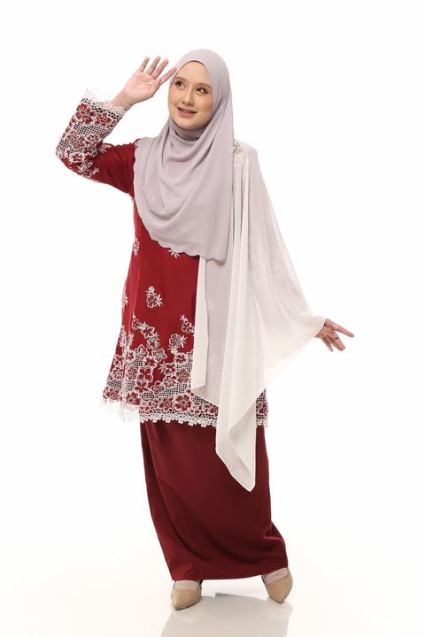 10.11.25 SHEQEEN31256