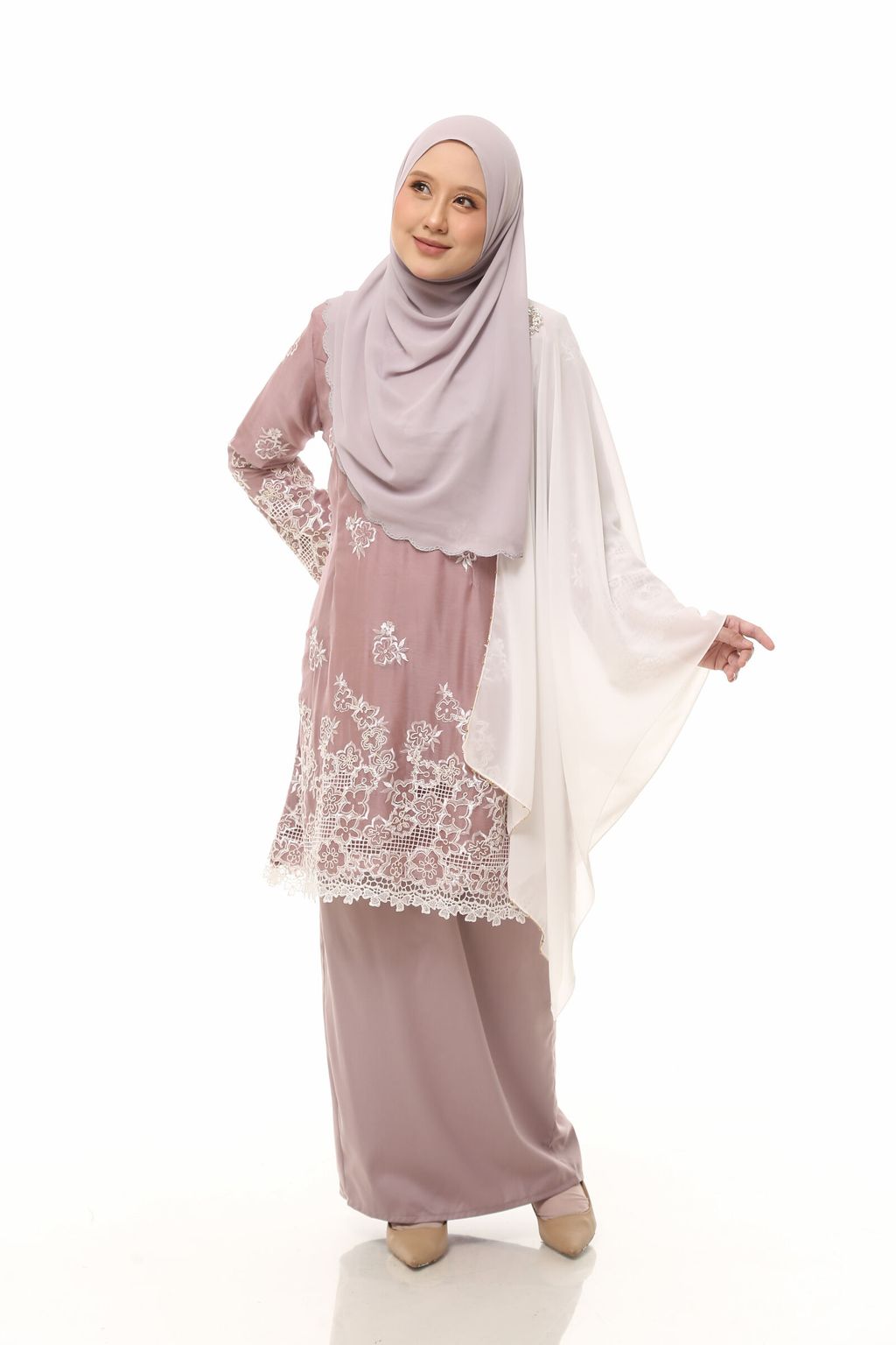 10.11.25 SHEQEEN31236