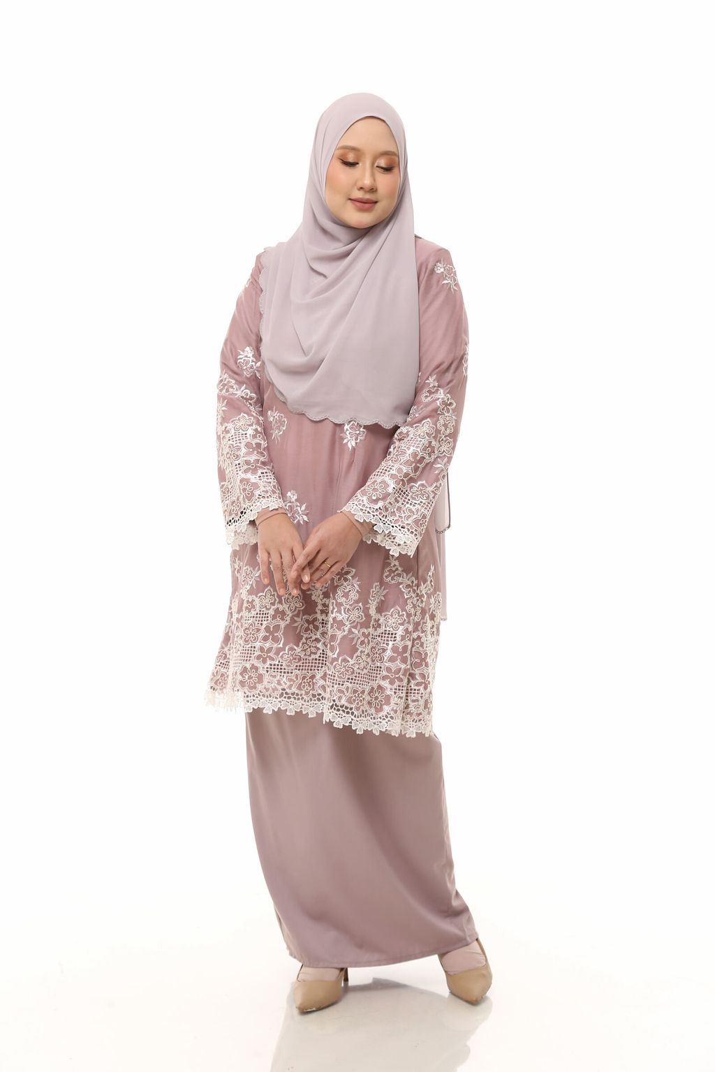 10.11.25 SHEQEEN31240