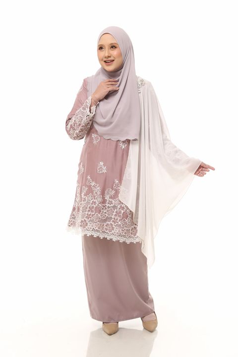 10.11.25 SHEQEEN31233