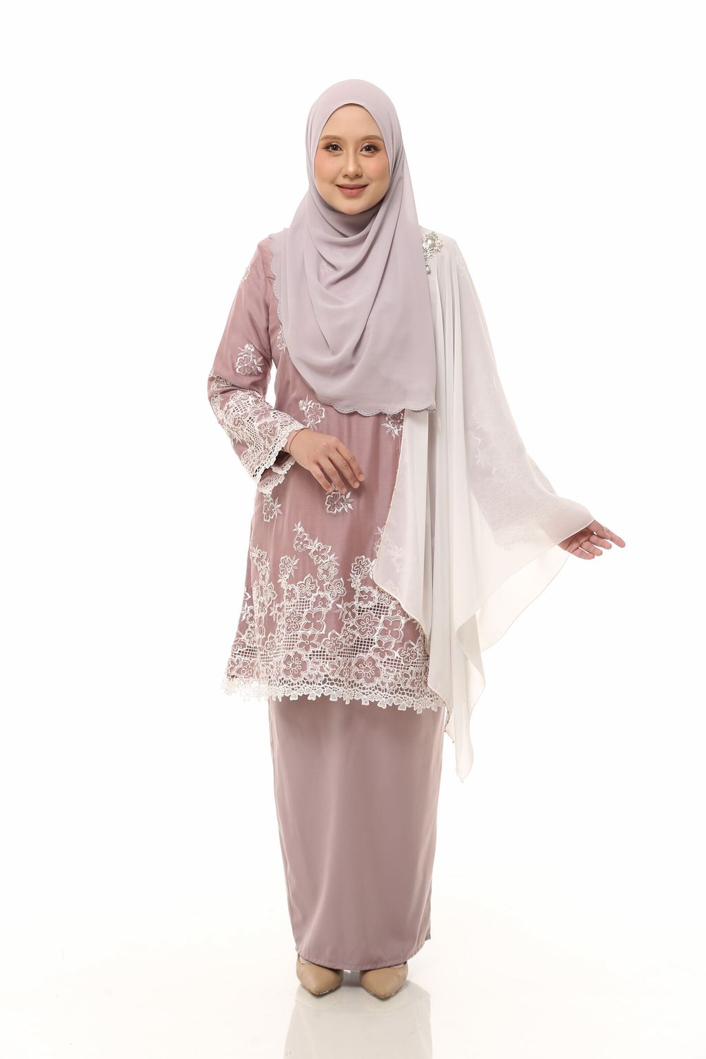 10.11.25 SHEQEEN31232