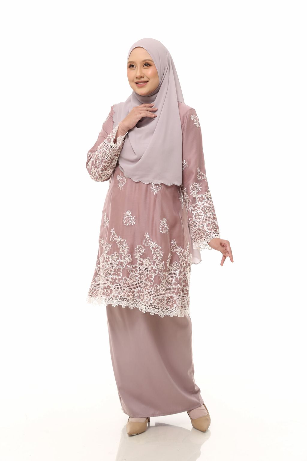 10.11.25 SHEQEEN31239