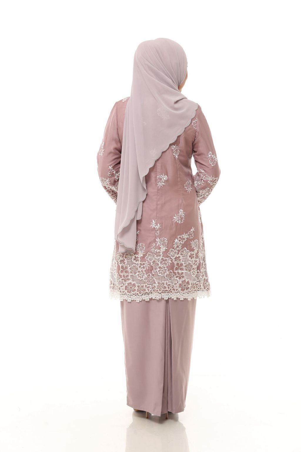 10.11.25 SHEQEEN31243