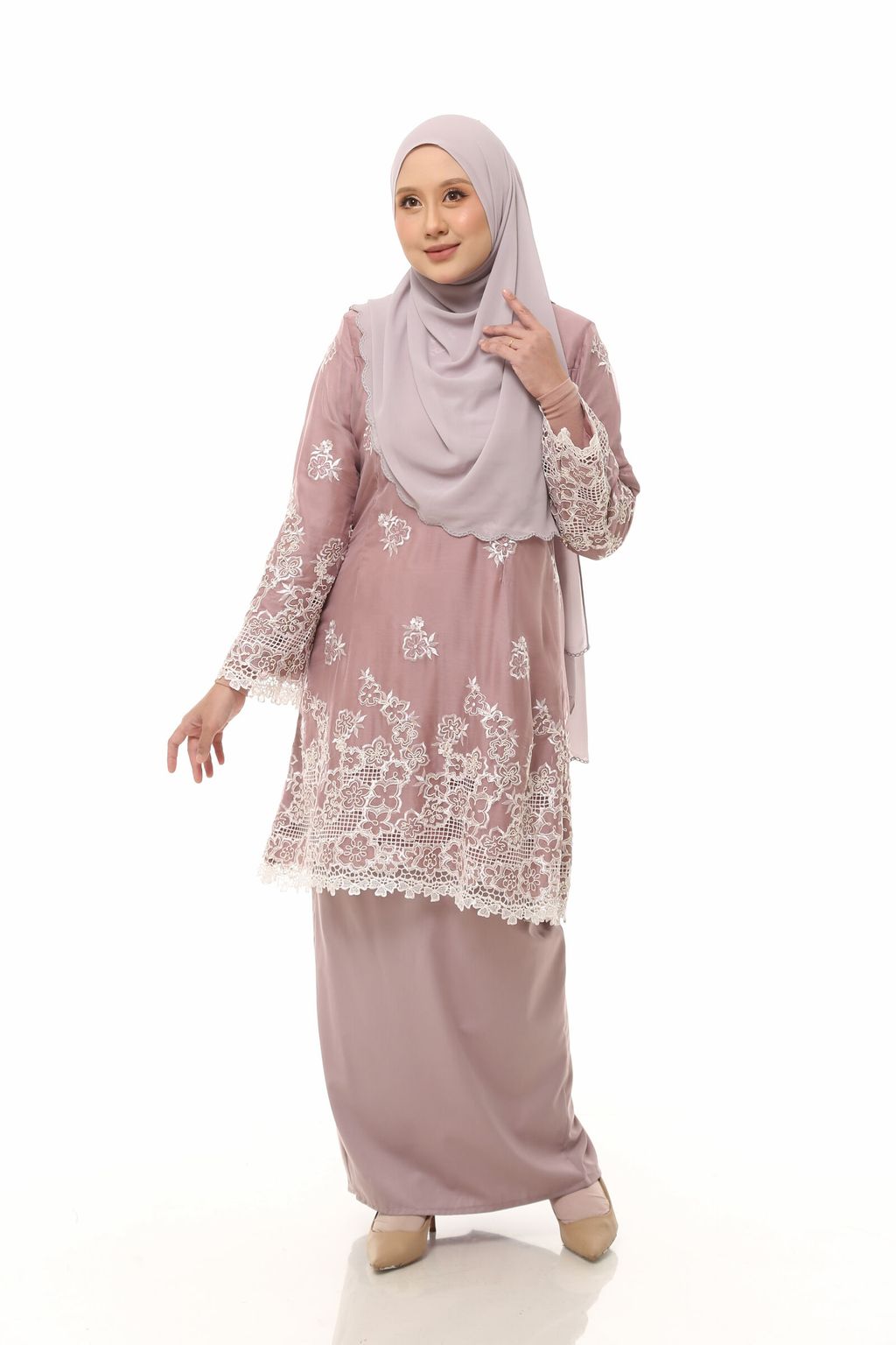 10.11.25 SHEQEEN31241