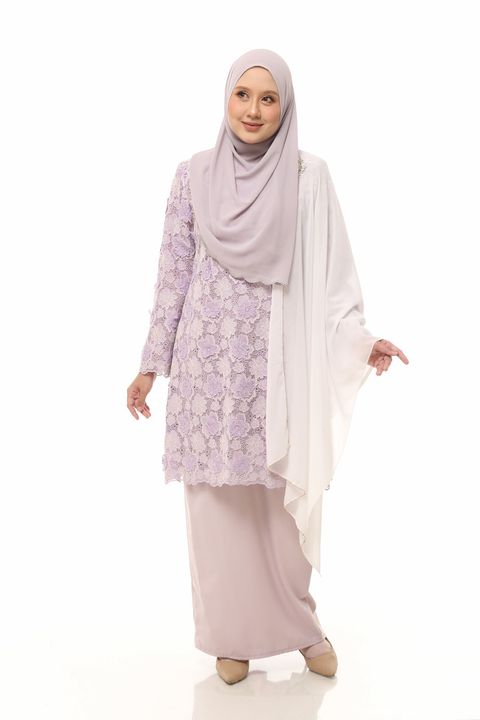 10.11.25 SHEQEEN31210