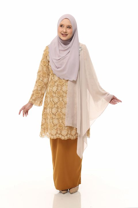 10.11.25 SHEQEEN31200