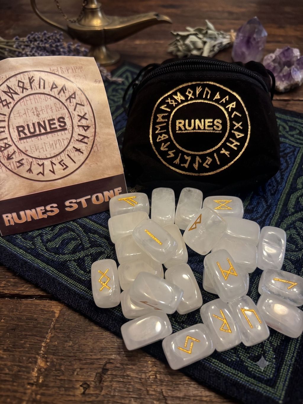 白水晶 盧恩石