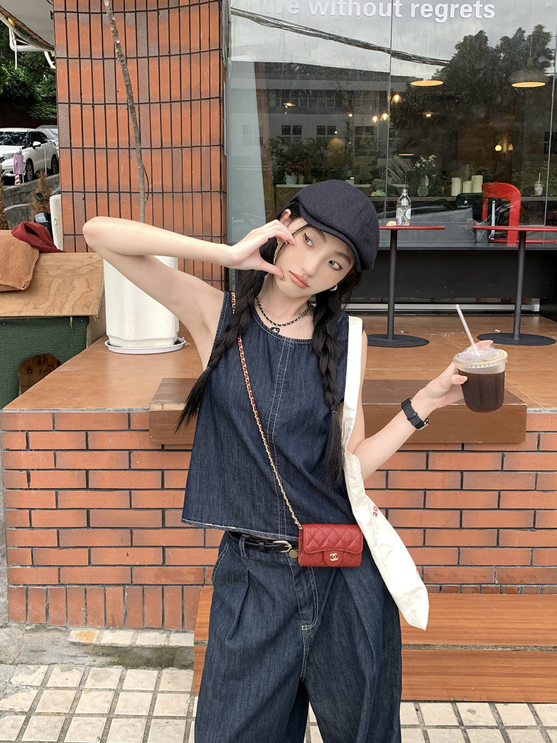 3F724D72-8C79-47A1-954D-503D1F3DAA1E
