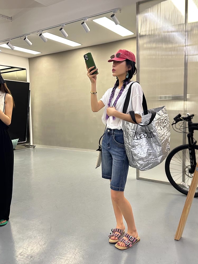 DD35DC03-ABC8-467D-A0A6-45884B148484