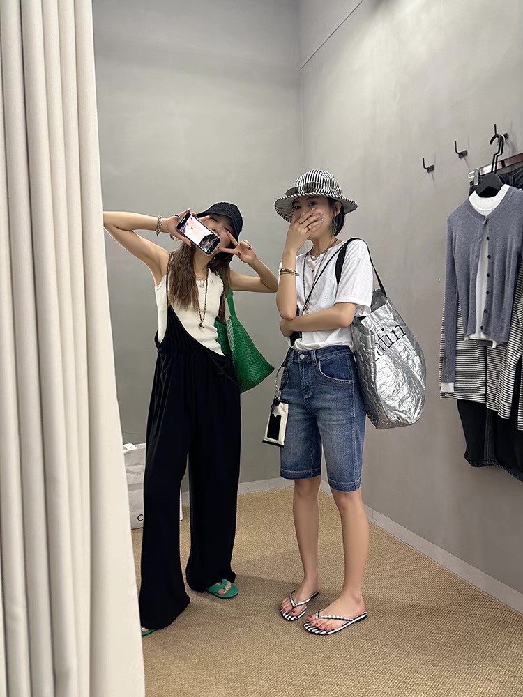 B5054CCD-13E2-438A-B025-F08C712054A4