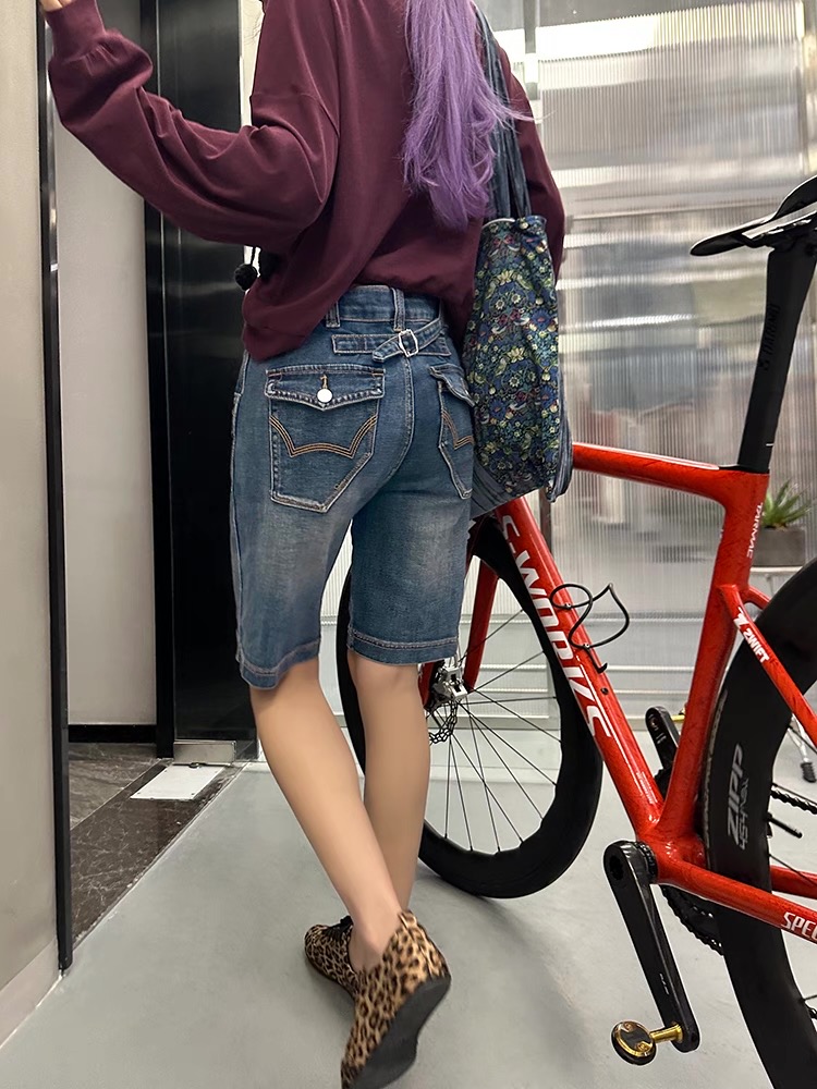 8D0AD1E0-93C9-418D-B34F-289A70DE1603