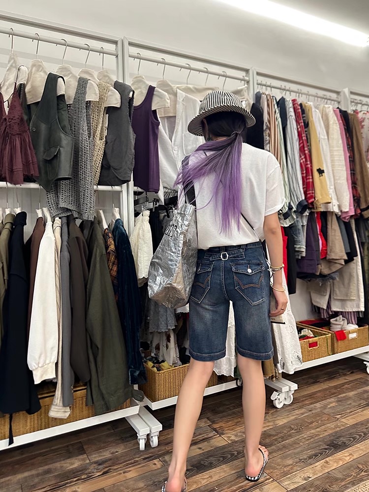 EF4C98D3-E46A-4EBE-9BEA-D4FB83166AEF