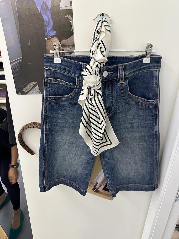 BF294D9B-FD46-4B84-9A78-909D24DE152A