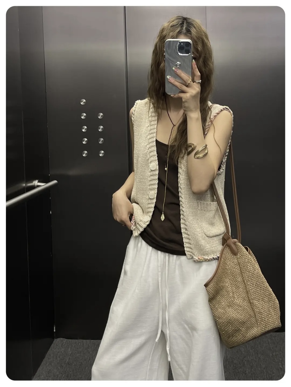 86232FEE-F05B-4CAD-AF48-E230E5171B48