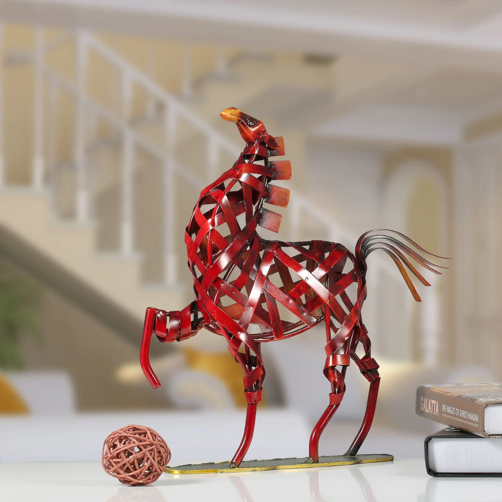 Horse Sculpture_2_Wrap Smile.png