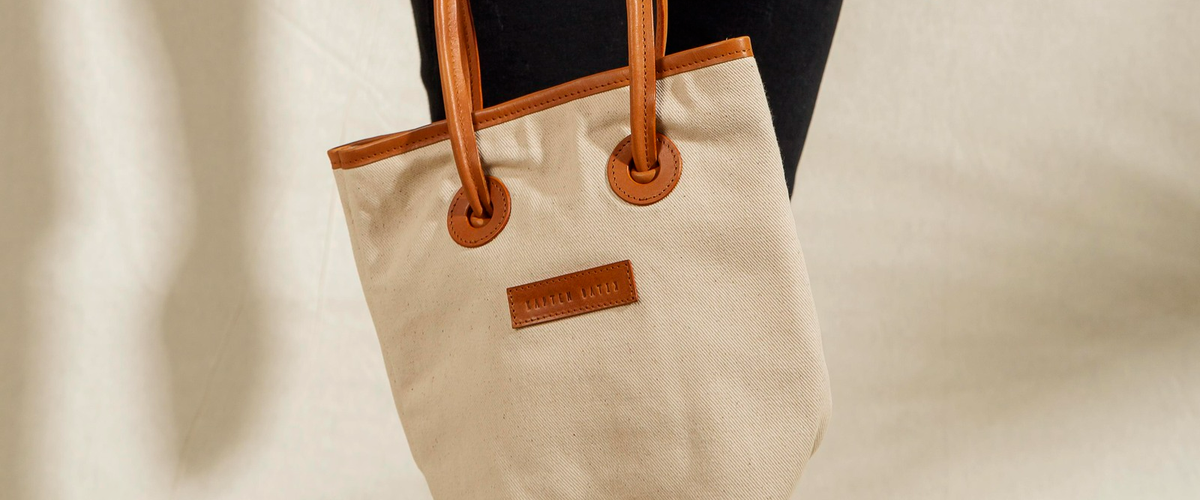 Stay In Fashion With The Durable & Eco-Friendly Canvas Bags