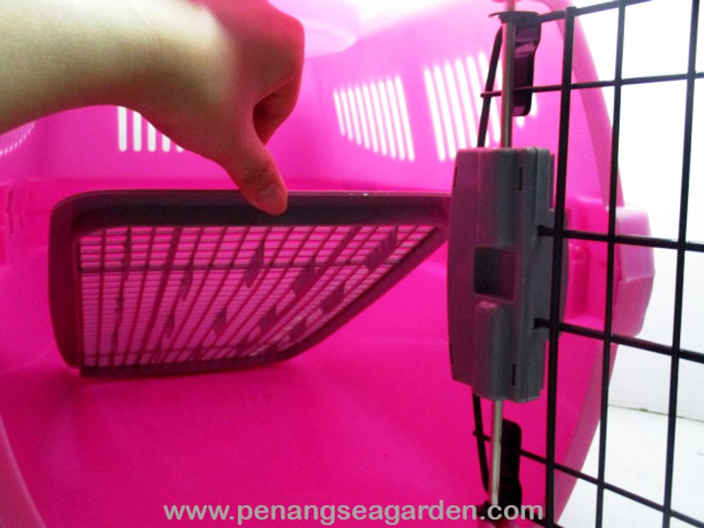 Pet Carrier Pink - 04A.jpg