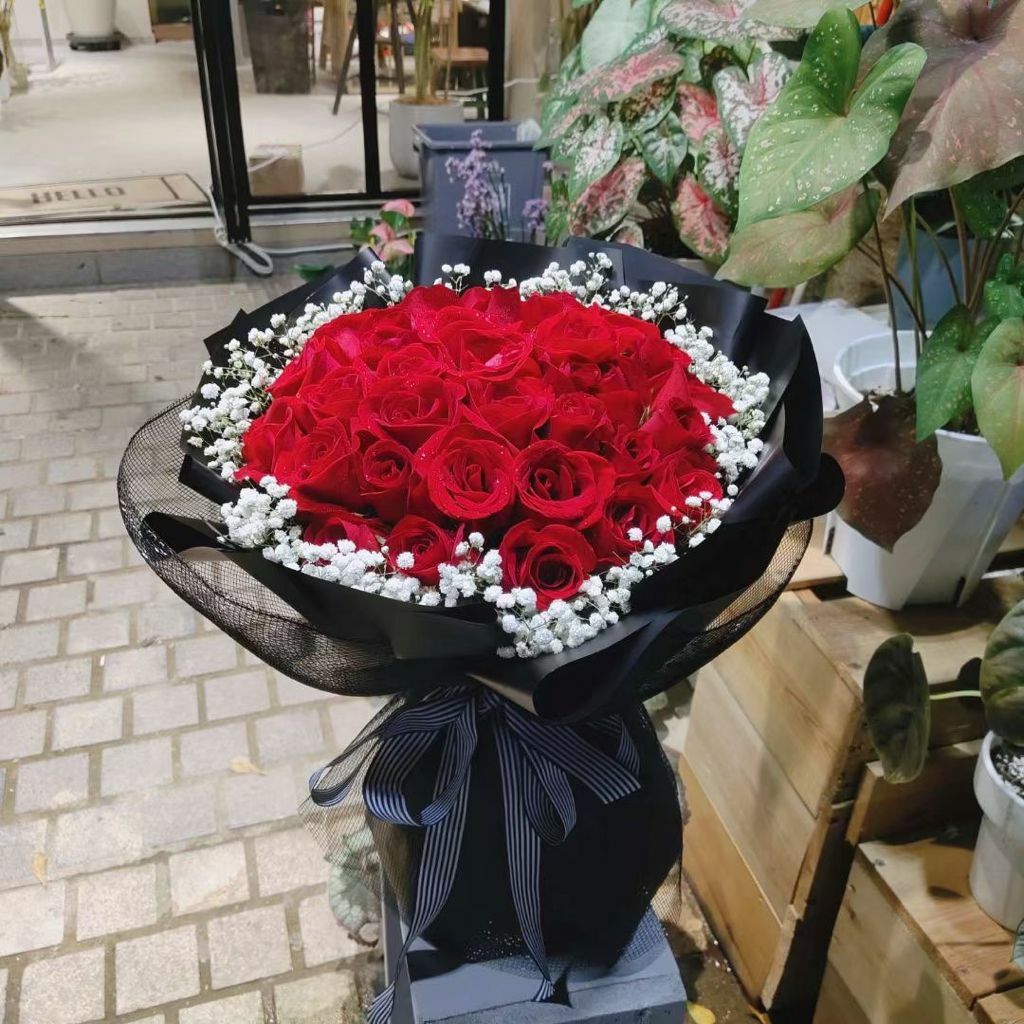 Big 33 Red Rose Bouquet – Jane's Florist