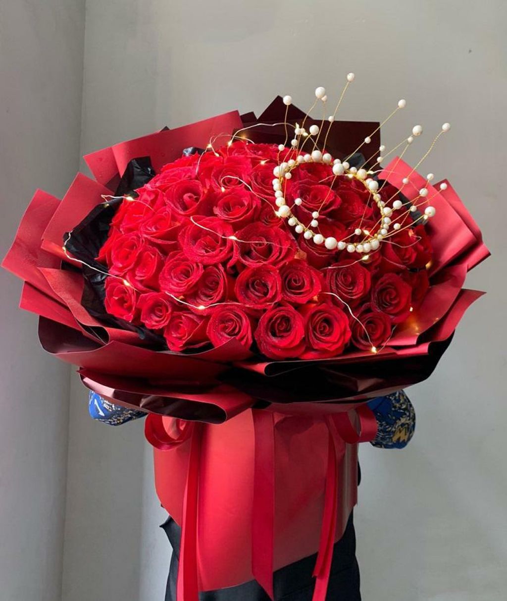 50 Red Roses with Crown bouquet - VBQ006 - Ideal Florist & Gift Shop