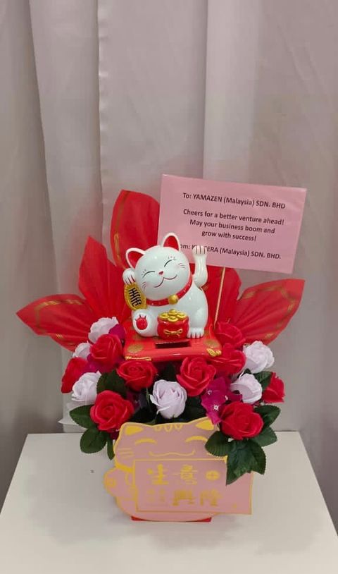 AD033 Fortune Lucky Cat 3.5(H) for Opening Floral Stand