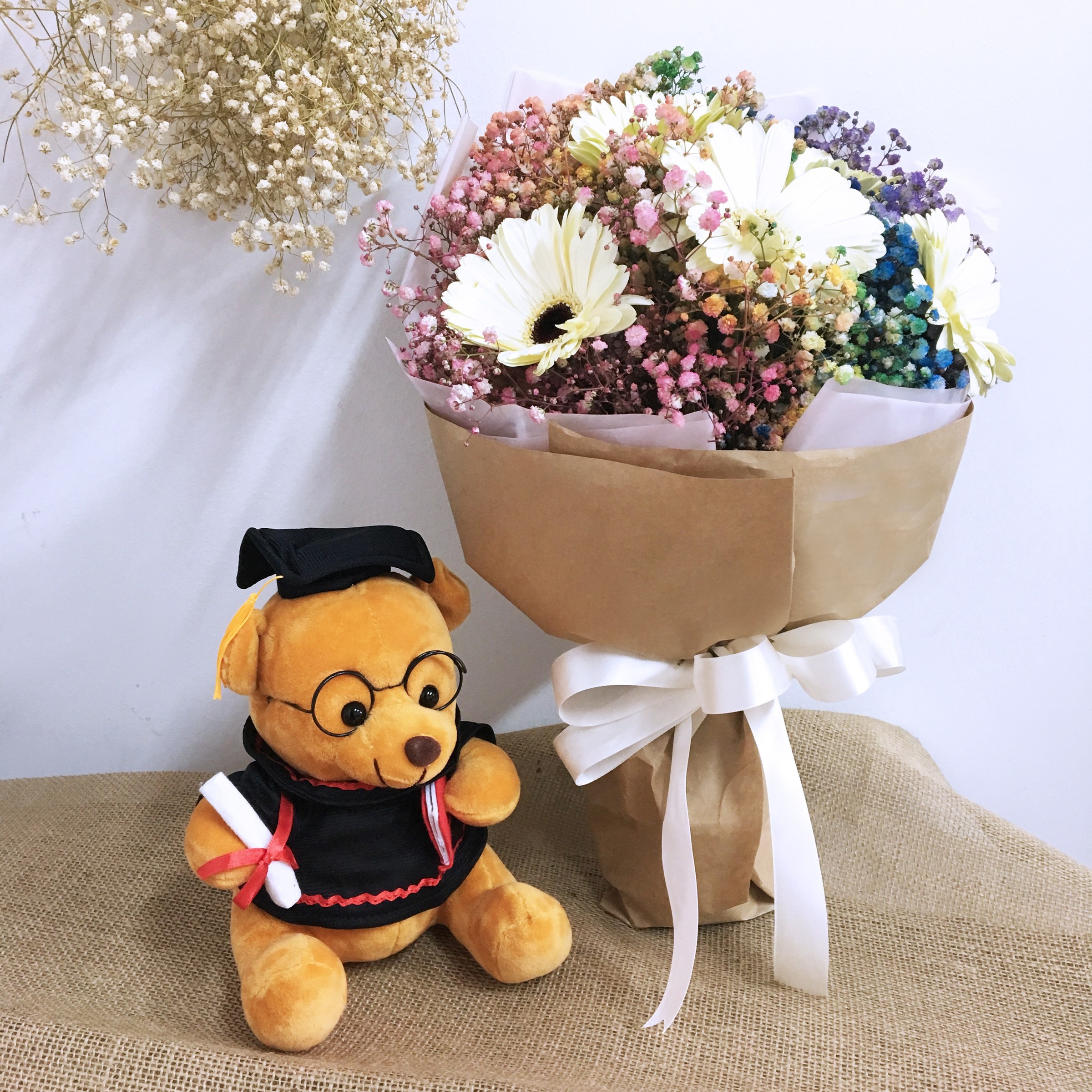 rainbowdaisy_bear.jpg