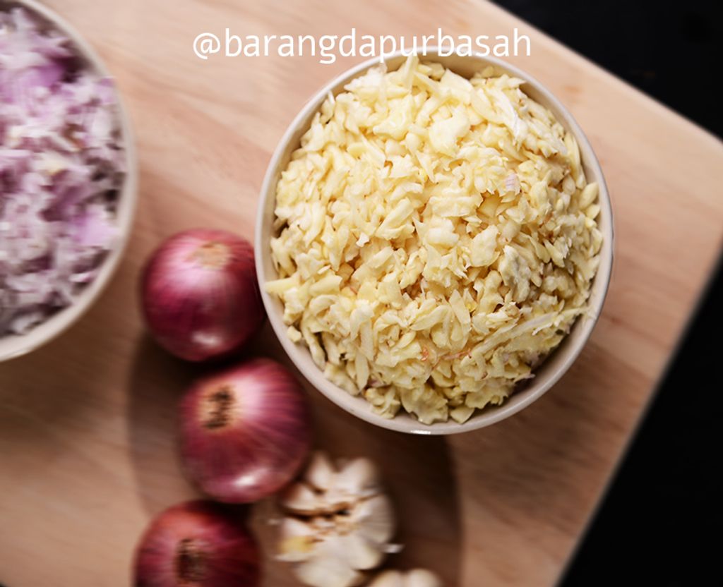 bawang putih chopped-wm.jpg