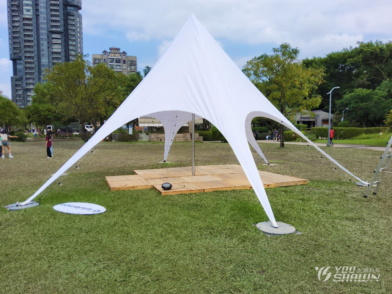 LINE_ALBUM_大安森林公園撤1000天幕_241104_1
