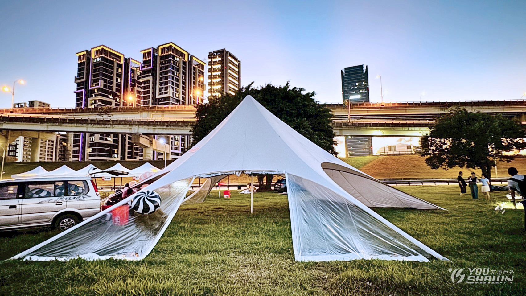 LINE_ALBUM_國際亞洲美麗佳人_251021_2