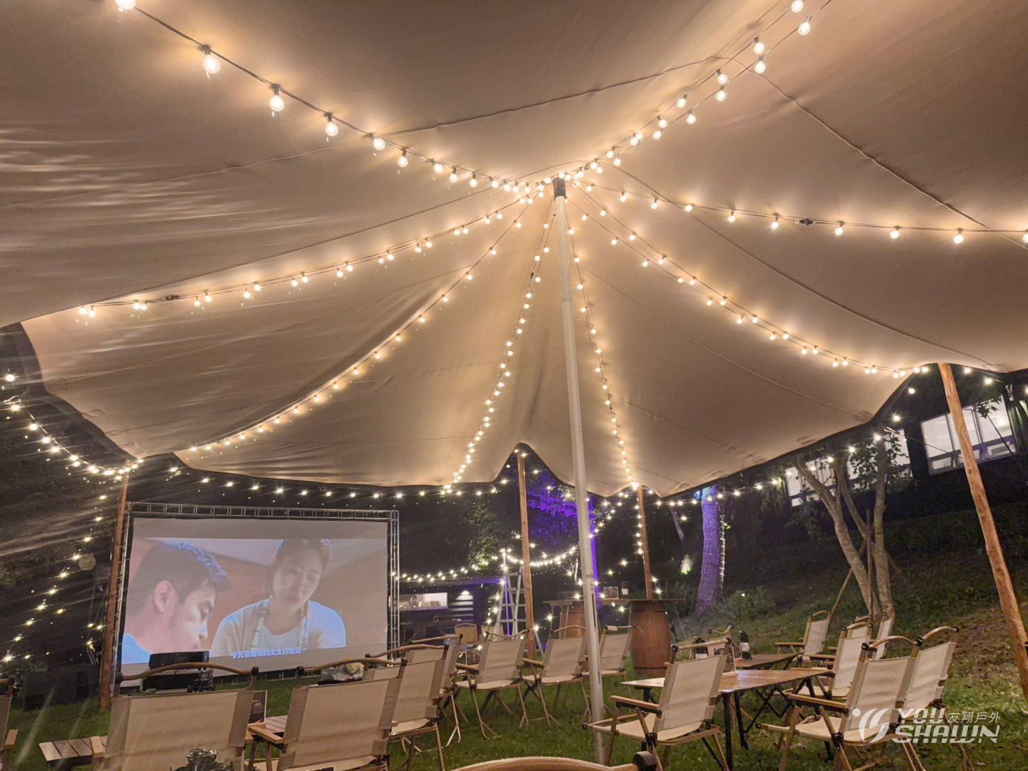LINE_ALBUM_山野森活彈性天幕燈光進_251021_9