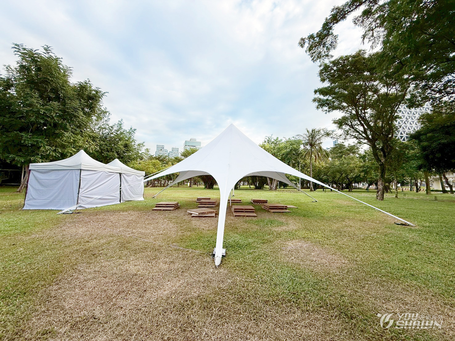 LINE_ALBUM_誠豐-高雄大義公園17天幕搭設_251027_8