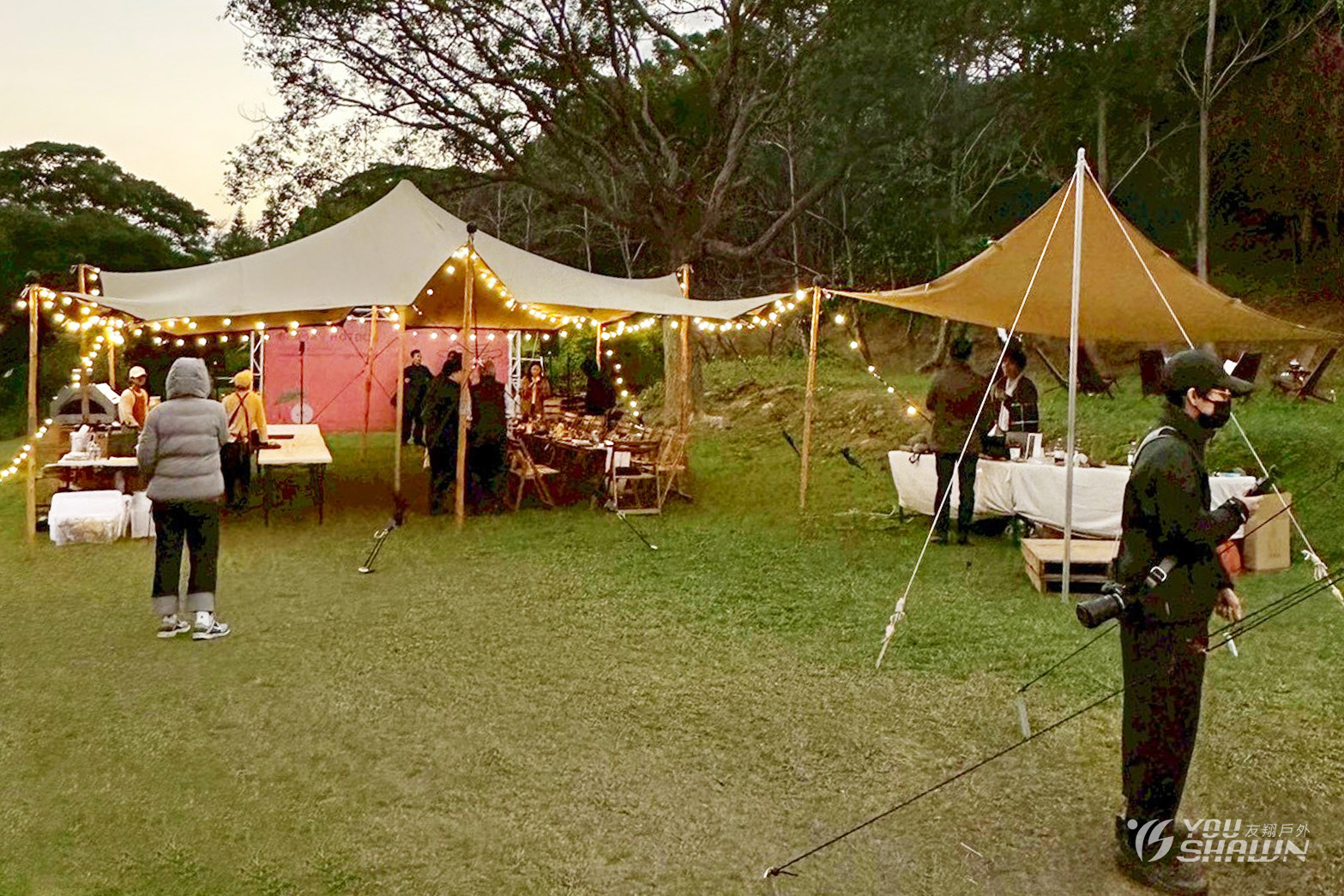 LINE_ALBUM_春天農場（日本閣品）彈性天幕7.57.5燈光桌椅酒桶桌板進_260211_11