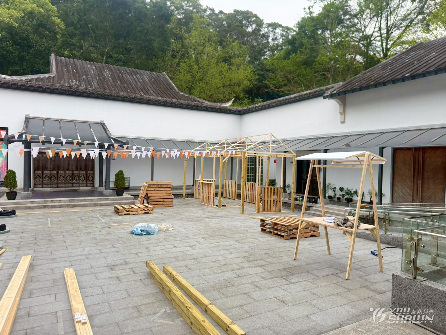 LINE_ALBUM_坪林13001、4✖️4方形天幕、串旗30、鐵板、沙包、棧板、攤架_260402_17